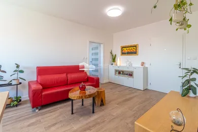 Na predaj 2-izbový byt, 45 m², Senec, Moyzesova