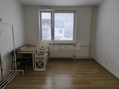 Na prenájom 2-izbový byt, 46 m², Holíč, SNP