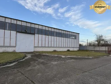 Na prenájom komerčné, 250 m², Bratislava-Rača