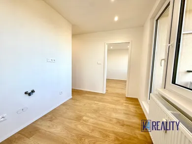 Na predaj 1-izbový byt, 33 m², Banská Bystrica, Slnečná