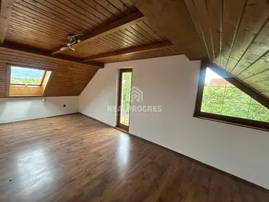 Na predaj dom, 180 m², Lužianky, Kajsa