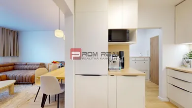 Na predaj 2-izbový byt, 54 m², Bratislava-Petržalka, Osuského