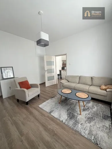 Na prenájom 2-izbový byt, 53 m², Žilina, Republiky