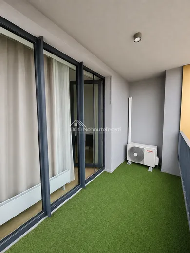 Na prenájom 3-izbový byt, 85 m², Bratislava-Ružinov, Mlynské nivy