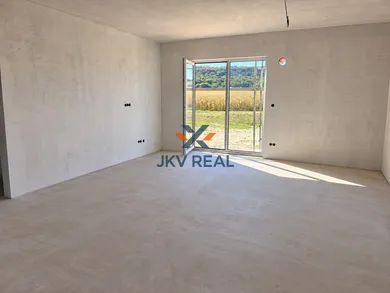 Na predaj 4-izbový dom, 96 m², Dvorníky