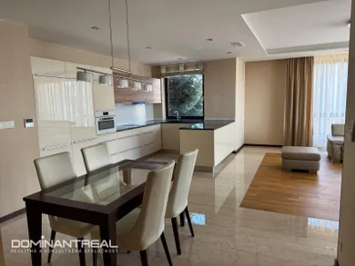 Na prenájom 3-izbový byt, 110 m², Bratislava-Staré Mesto, -