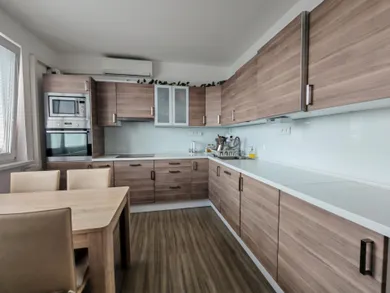 Na predaj 3-izbový byt, 85 m², Bratislava-Vrakuňa, Rajecká