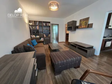 Na prenájom 4-izbový byt, 81 m², Bratislava-Dúbravka, Tranovského