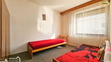 Na predaj 15-izbový dom, 422 m², Galanta