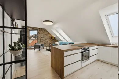 Na predaj 1-izbový byt, 52 m², Trnava, Trnava / Halenárska