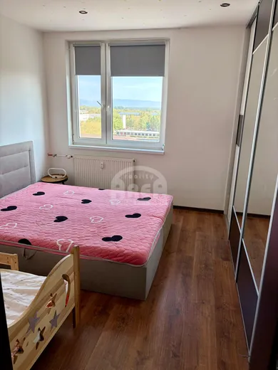 Na predaj 3-izbový byt, 72 m², Michalovce, -