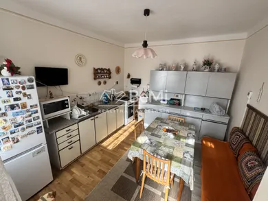 Na predaj 7-izbový dom, 200 m², Vinodol