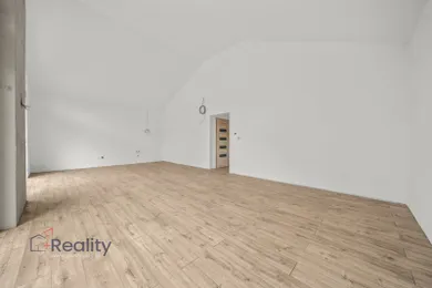 Na predaj 5-izbový rekreačný dom, 180 m², Gabčíkovo, Prístav
