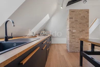 Na predaj 4-izbový byt, 117 m², Bratislava-Staré Mesto, Brnianska