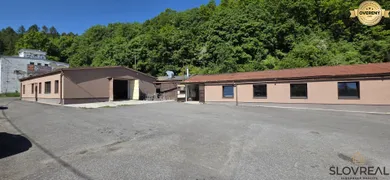 Lokale komercyjne na sprzedaż, Handlová · €395 000