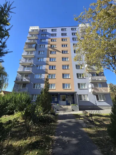 Eladó lakások, 3-szobás, Nové Mesto nad Váhom · €128 000