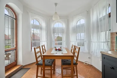 Na predaj 5-izbový dom, 388 m², Cífer, Severná