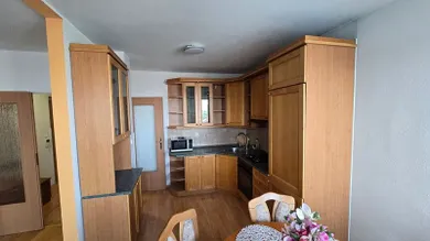 Na prenájom 3-izbový byt, 75 m², Nitra, Južná