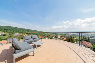 Objekty na predaj, Bratislava-Rača · €1 150 000