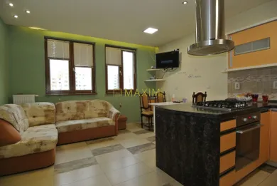 Byty na prenájom 3-izbový, Bratislava-Petržalka · €1 000