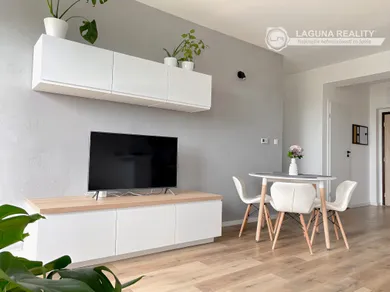 Na predaj 2-izbový byt, 60 m², Spišská Nová Ves, Námestie Iglovia