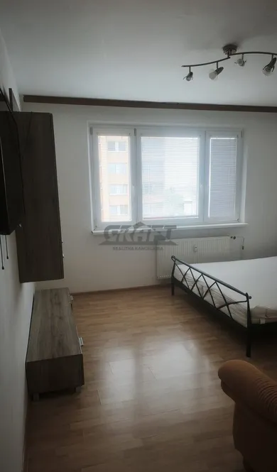 Na prenájom 3-izbový byt, 69 m², Bratislava-Devínska Nová Ves