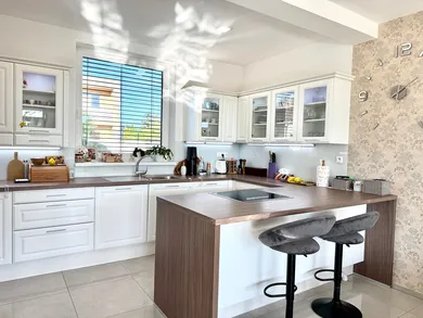 Na prenájom 4-izbový dom, 108 m², Pata, Lipová
