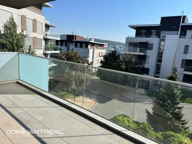 Na prenájom 3-izbový byt, 110 m², Bratislava-Staré Mesto, -