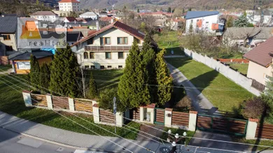 Domy na sprzedaż, 12-pokojowe, Žarnovica · €499 000