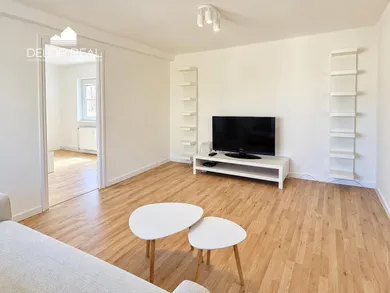 Na prenájom 3-izbový byt, 60 m², Bratislava-Staré Mesto, Grösslingova