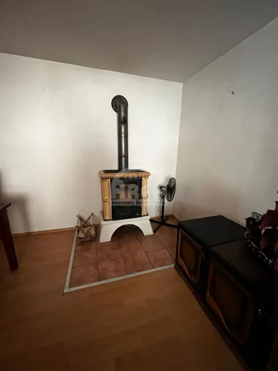 Na predaj 8-izbový dom, 320 m², Michalovce, -