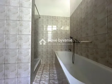 Na predaj 3-izbový dom, 127 m², Veľké Zálužie