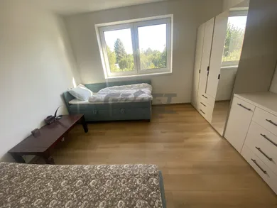 Na prenájom 2-izbový byt, 63 m², Bratislava-Ružinov, Bočná