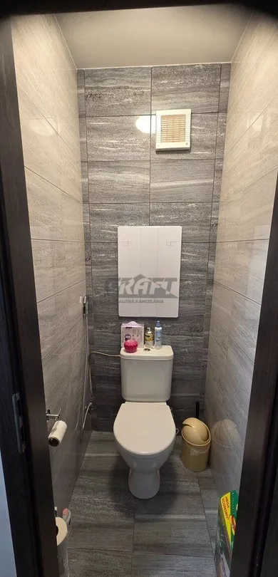 Na predaj 3-izbový byt, 73 m², Bratislava-Petržalka, Vígľašská