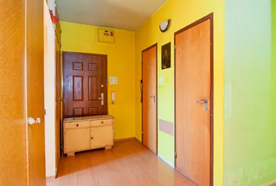 Na predaj 3-izbový byt, 65 m², Bratislava-Petržalka, Osuského