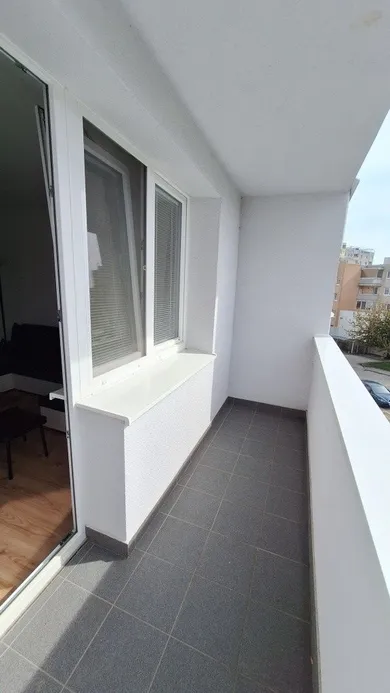 Na prenájom 3-izbový byt, 71 m², Bratislava-Karlova Ves