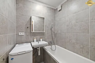Na predaj 1-izbový byt, 38 m², Bratislava-Dúbravka, Hanulova