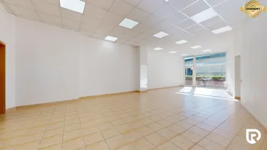 Komerčné priestory na prenájom, Bratislava-Nové Mesto · €720