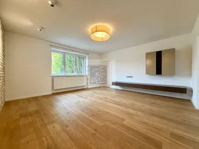 Na predaj dom, 418 m², Nitra