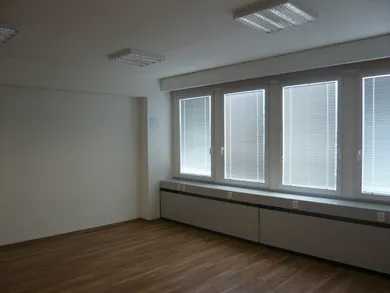 Na prenájom komerčné, 33 m², Žilina, Dolné Rudiny