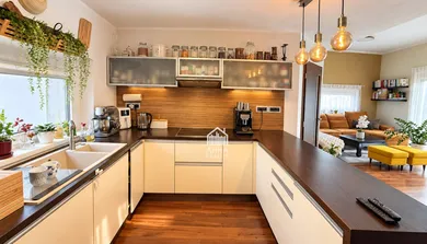 Na predaj 5-izbový dom, 162 m², Chorvátsky Grob