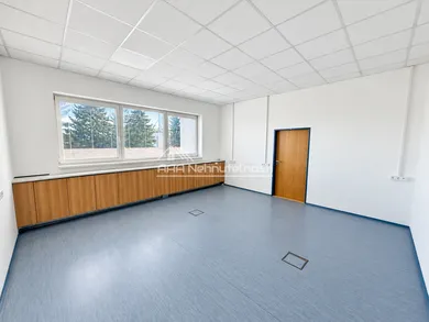 Na prenájom komerčné, 26 m², Košice-Juh, Južná Trieda