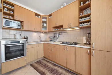 Na predaj 4-izbový byt, 82 m², Bratislava-Petržalka, Belinského