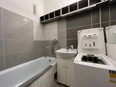 Na predaj 1-izbový byt, 31 m², Bratislava-Dúbravka, Hanulova