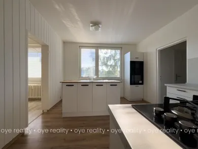 Na predaj 3-izbový byt, 73 m², Komárno, Damjanichova ul.