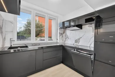 Na predaj 5-izbový dom, 188 m², Pezinok