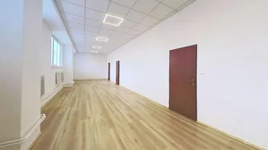Lokale komercyjne na wynajem, Bratislava-Rača · €406