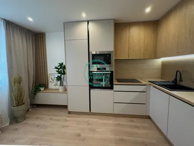Na predaj 1-izbový byt, 38 m², Nové Zámky, Ľ. Štúra