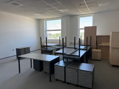 Na prenájom komerčné v Bratislava-Ružinov · €2 400 · Dokončené