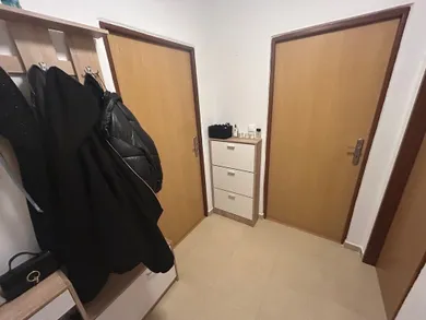 Na predaj 1-izbový byt, 33 m², Banská Bystrica, Školská